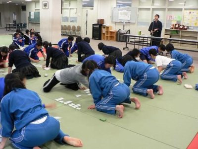 百人一首とかいうヤバすぎる競技ｗｗｗｗｗｗｗｗ