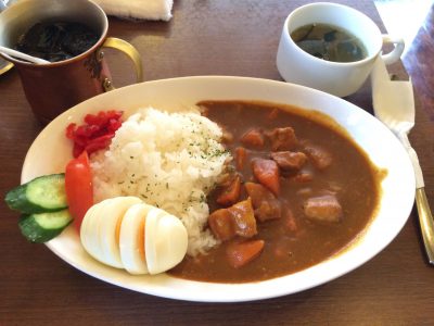 朝からカレー食うやで