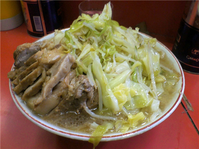 来る日も来る日も「ラーメン二郎」を食べ続け、スープまでも飲み干す“完飲”というスタイルが衝撃を与えた人気ブログが終了