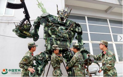 【中国】人民解放軍が「トランスフォーマー」配備！？　自衛隊「ガンダム」に対抗？＝中国メディア