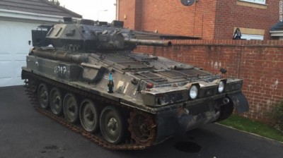 【英国】ネット競売で「戦車」を衝動買い、置き場所に苦労